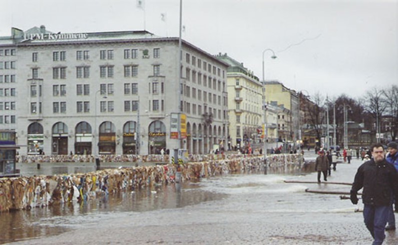 Хельсинки, торговая площадь 9 января 2005